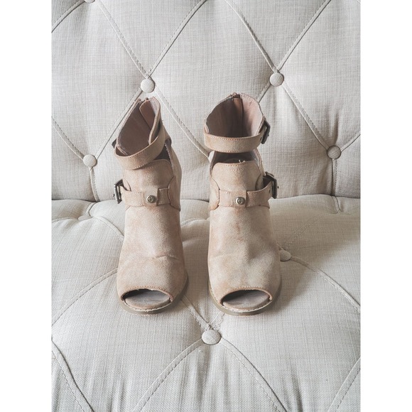 G by Guess Women's Booties‎ – Light Mocha - Picture 1 of 8